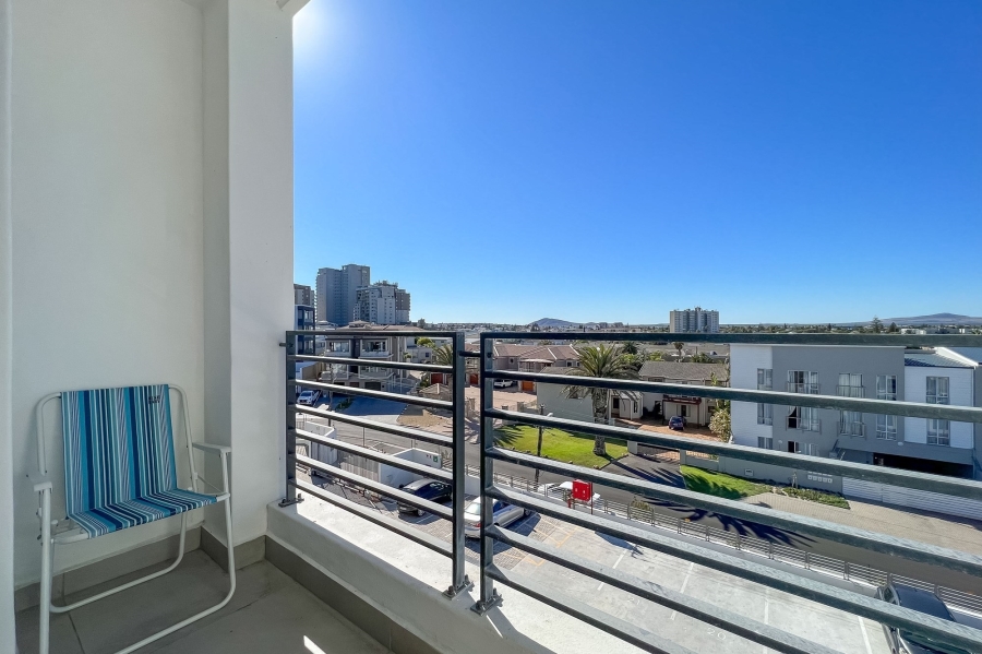 1 Bedroom Property for Sale in Beachfront Western Cape